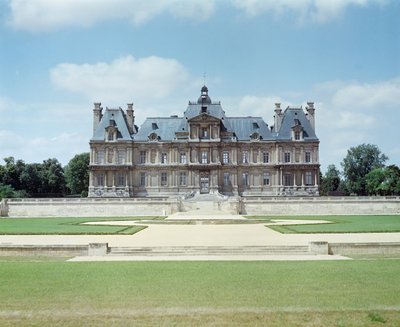 View of the East facade of Chateau de Maisons-Laffitte, built 1642-51 by Francois Mansart